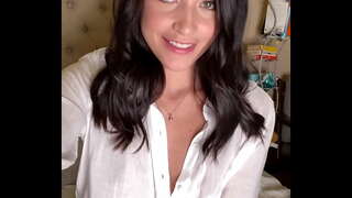 Masturbovat, zatímco její nejlepší kamarádka dělá to samé