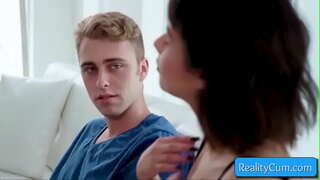 انظر هذا كتي في سن المراهقة امرأة سمراء مص الديك ضخمة والحصول على مهبلها اصابع الاتهام العميق