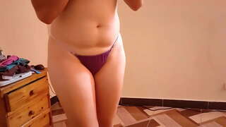 Slutty stepmom meni fucks va butun kun o&#039;rganish uyga men kelsalar mening jinsiy olatni uchramoqda