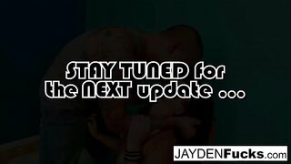 Kuum brünett fucks tema sõber